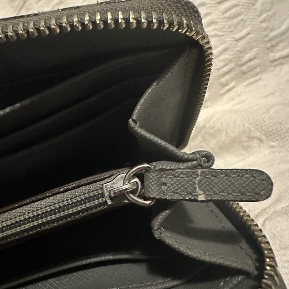 Michael Kors Wallet - Picture 5 of 10